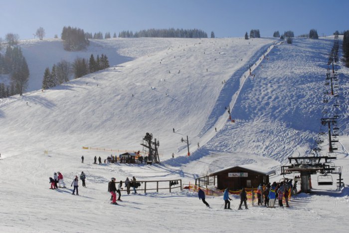 Ilustračný obrázok k článku Ružomberčania a všetci ostatní sa teda dočkali: Malinô Brdo volá na lyžovačku