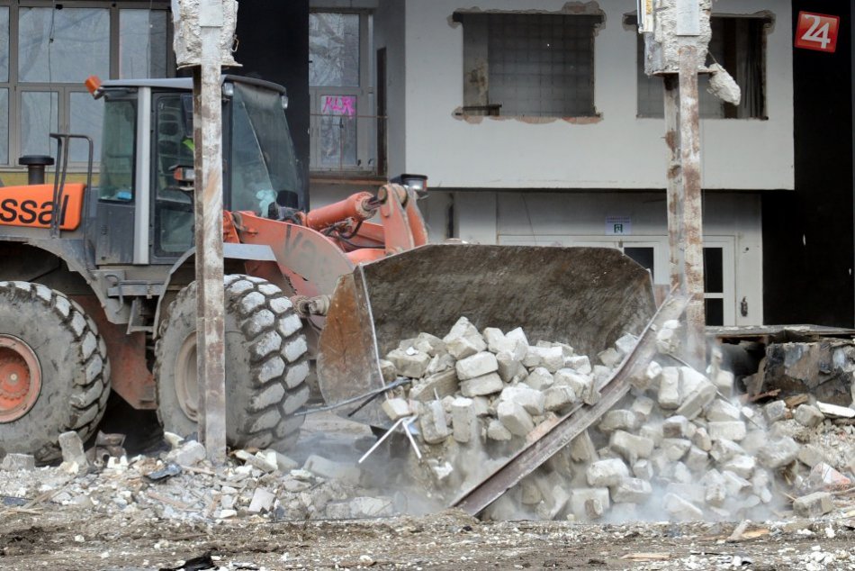 Ilustračný obrázok k článku Blízko nemocnice v Nitre chcú postaviť polyfunkčný objekt: Pôvodné stavby zbúrajú
