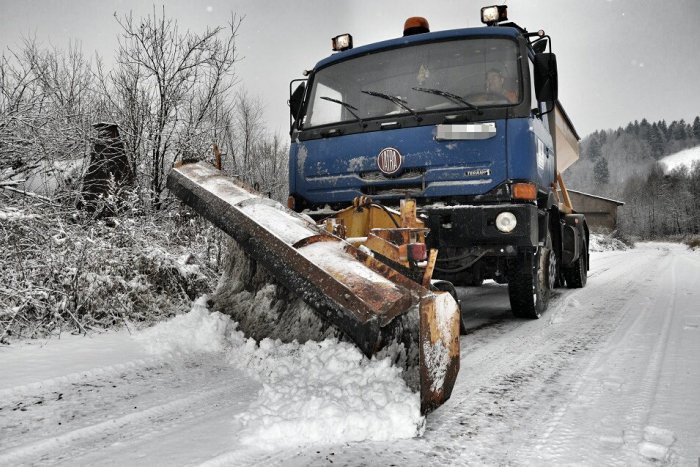 Ilustračný obrázok k článku Zemplín dostal nádielku prvého snehu: Vodiči, takto to vyzerá na cestách