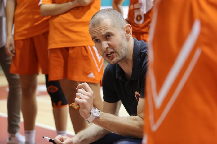 Ilustračný obrázok k článku Tréner basketbalistiek Juraj Suja: Mrzí ma hlavne spôsob, akým sme s GA prehrali