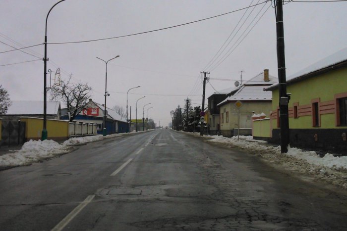 Ilustračný obrázok k článku Lučenská samospráva spravuje desiatky kilometrov ciest a chodníkov: Na ich zimnú údržbu už minula dve tisícky eur