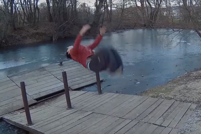 Ilustračný obrázok k článku VIDEO: Freerunning v zime? Pre Martina z Nitry žiaden problém!