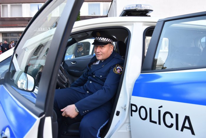 Ilustračný obrázok k článku Bratislavskí policajti zachránili život mužovi s epileptickým záchvatom. Viete, čo robiť v takejto situácii?