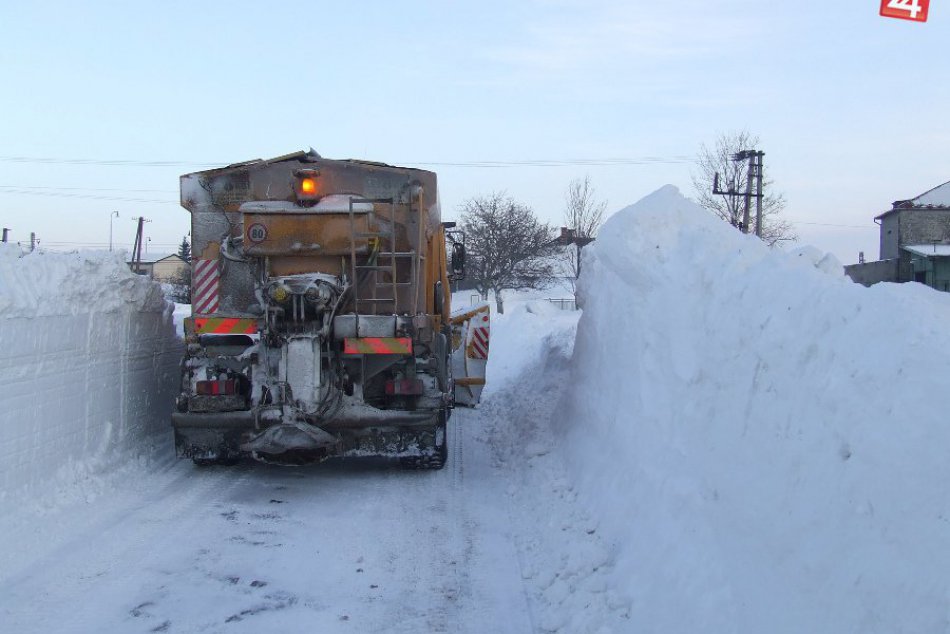 Ilustračný obrázok k článku Cestári sú na zimu pripravený: Zistili sme aj to, koľko stálo sneženie minulý rok