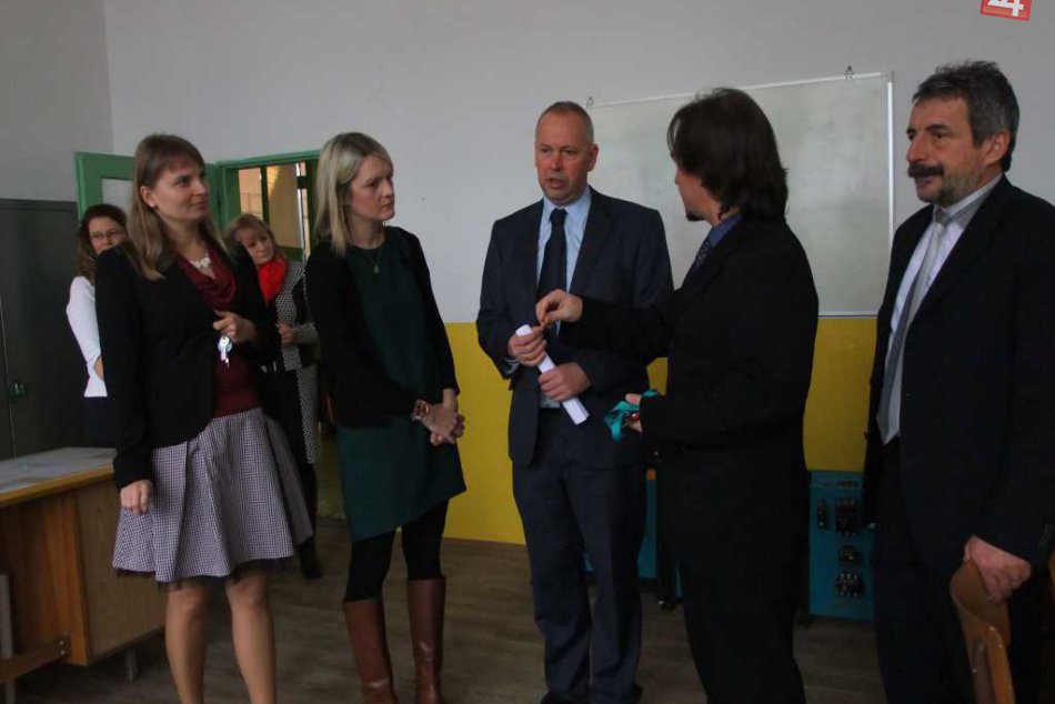 Ilustračný obrázok k článku Významná návšteva v meste: Do Moraviec zavítali zástupcovia automobilky Jaguar Land Rover