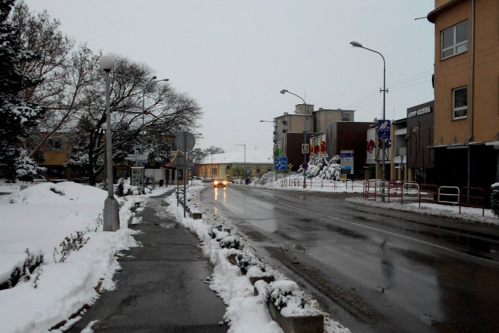 Ilustračný obrázok k článku Zimná údržba v Hlohovci: Tieto ulice by mali byť odhrnuté ako prvé