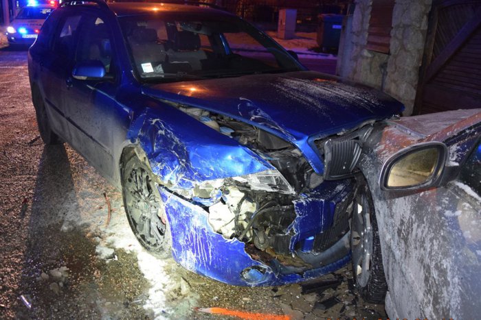 Ilustračný obrázok k článku Nedanie prednosti a niekoľko rozbitých áut: Vodičke (37) na mieste zadržali vodičák!