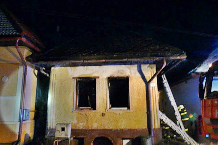 Ilustračný obrázok k článku Boj hasičov s plameňmi: Vo Vlachove vypukol požiar rodinného domu!