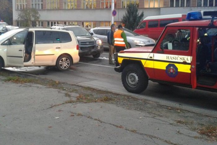 Ilustračný obrázok k článku Nehoda na prešovskej ulici: Mladík (18) sa vrútil do križovatky, na niečo však zabudol...škoda za tisíce!