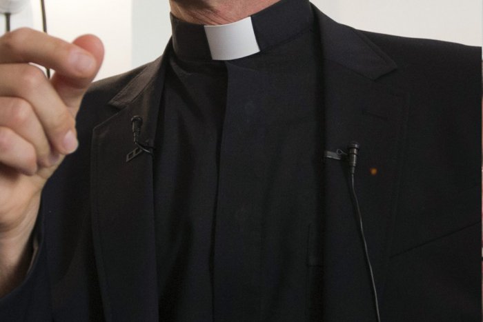 Ilustračný obrázok k článku SVET O SLOVENSKU: Umocňuje celibát pedofilné sklony kňazov?