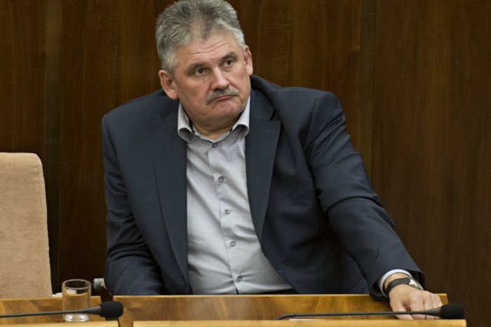 Ilustračný obrázok k článku Minister práce Ján Richter bude čeliť odvolávaniu: Návrh podala opozícia