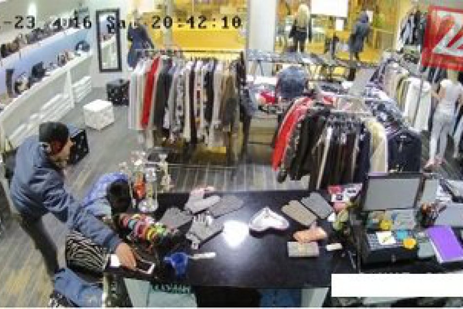 Ilustračný obrázok k článku V košickom nákupnom centre sa odohrala krádež mobilu: FOTKY a popis podozrivého muža!