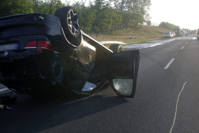 Ilustračný obrázok k článku Nehoda pri Štrbe, havaroval 17-ročný mladík: Fiat narazil do násypu, potom sa prevrátil!