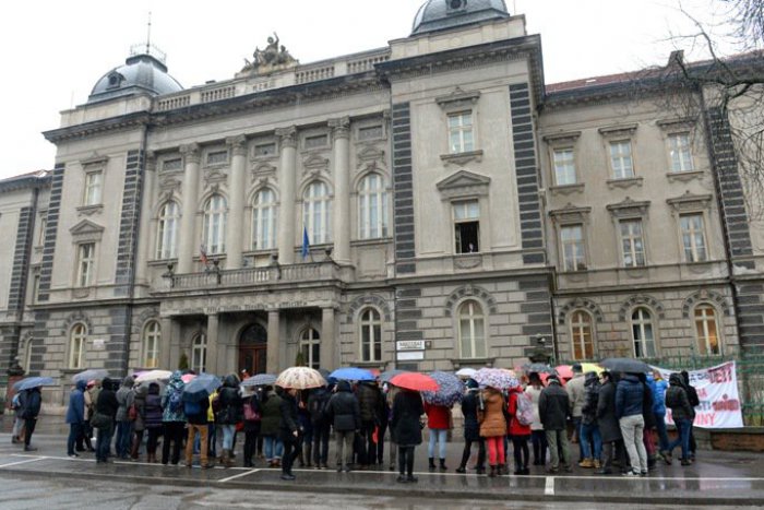 Ilustračný obrázok k článku Štrajk: Učitelia z UPJŠ v Košiciach prebrali štafetový kolík, FOTO