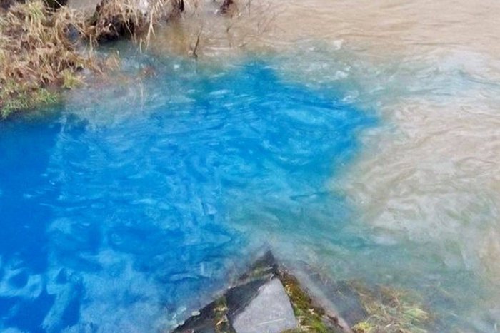 Ilustračný obrázok k článku Neverili vlastným očiam: Modrá voda v Slanej ich nemilo prekvapila!