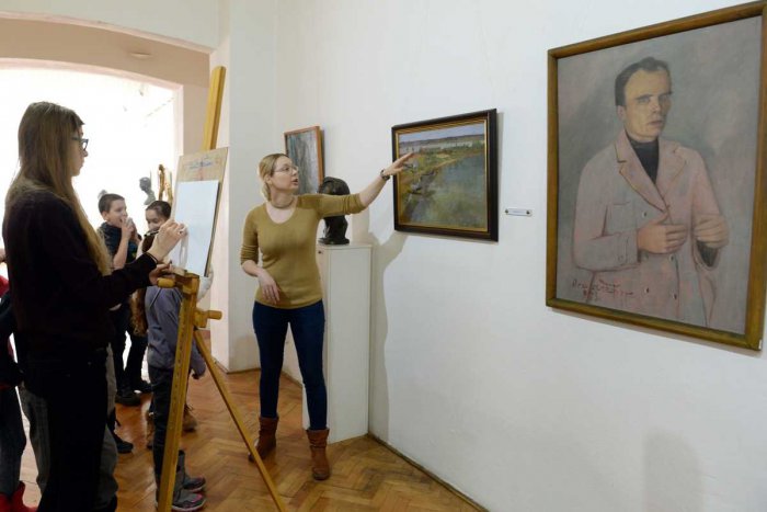 Ilustračný obrázok k článku Múzeum Vojtecha Löfflera s novou výstavou: Mladá maliarka požíva unikátnu techniku