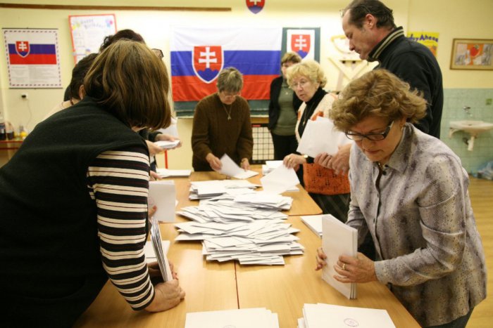 Ilustračný obrázok k článku Voľby v južných okresoch Nitrianskeho kraja: Okrskové komisie potvrdzujú vysokú účasť