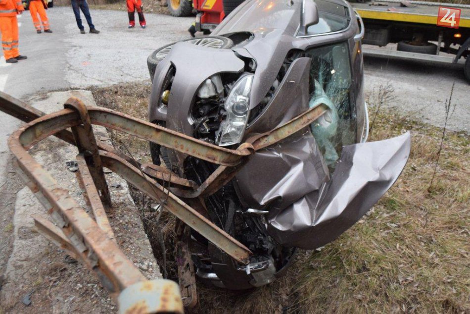 Ilustračný obrázok k článku Dopravná nehoda v smere na Bystricu: Vodič škodovky dostal mikrospánok a potom to prišlo! FOTO