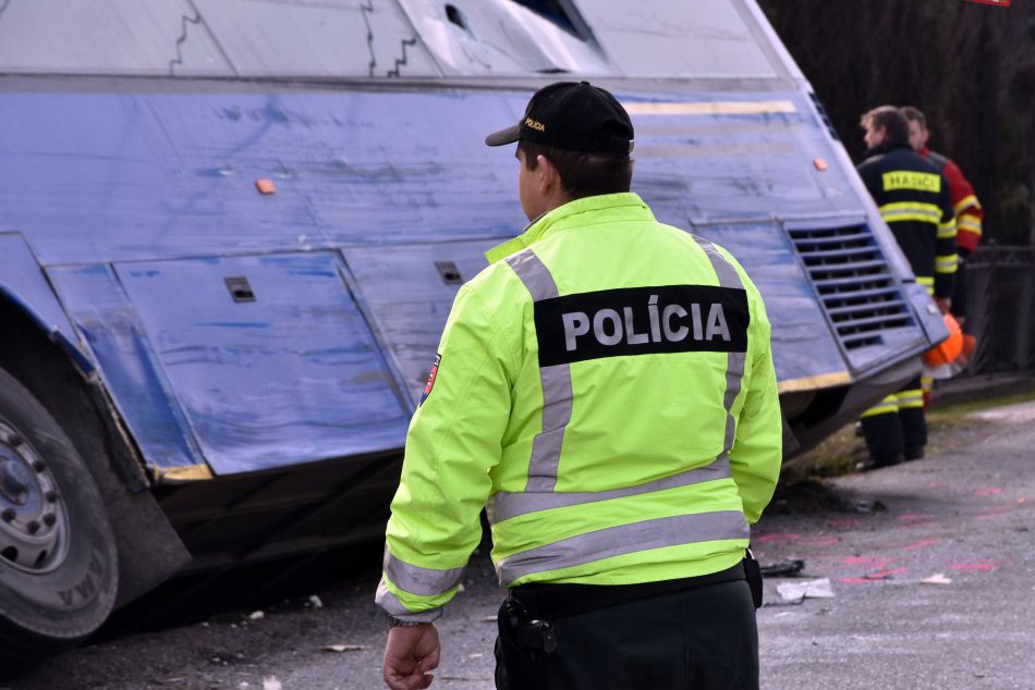 Ilustračný obrázok k článku Tragédia na R1 pri Žiari: Cestujúci (†85) z autobusu nehodu neprežil!
