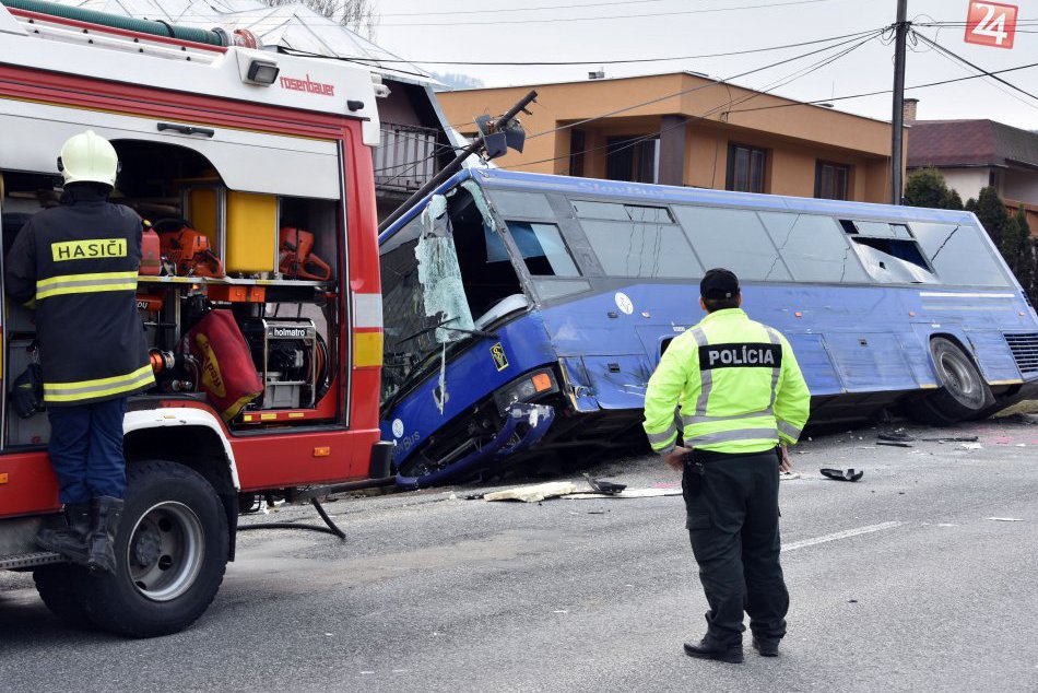 Ilustračný obrázok k článku Nehoda plného autobusu pri Košiciach: FOTO z miesta nešťastia