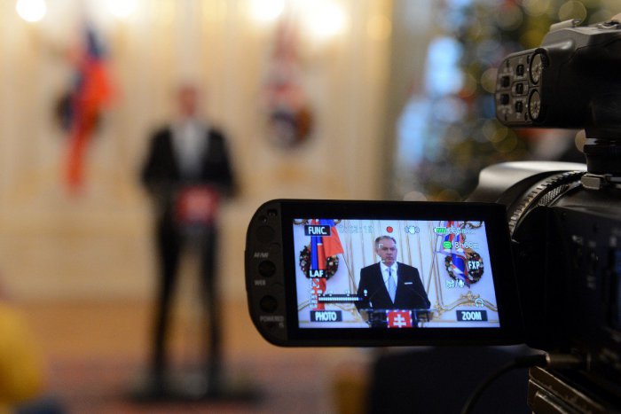 Ilustračný obrázok k článku Politológ Horský: Slovensko sa po sneme SNS priblížilo k možnosti úradníckej vlády