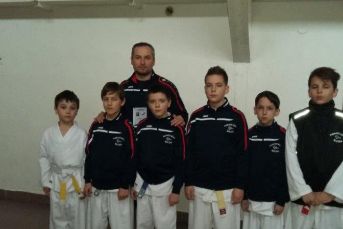 Ilustračný obrázok k článku Úspech Karate Klubu Revúca: Tri medaily bronzového lesku na Slovenskom pohári detí a žiakov