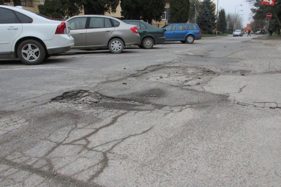 Ilustračný obrázok k článku Opravia ďalšie cesty v regióne: Úseky, po ktorých sa bude jazdiť ako po masle