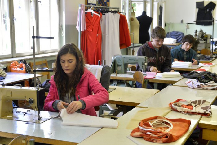 Ilustračný obrázok k článku Stredná odborná škola podnikania v Prešove? Jej absolventi sa uchytili ako módni tvorcovia v Británii a v USA!