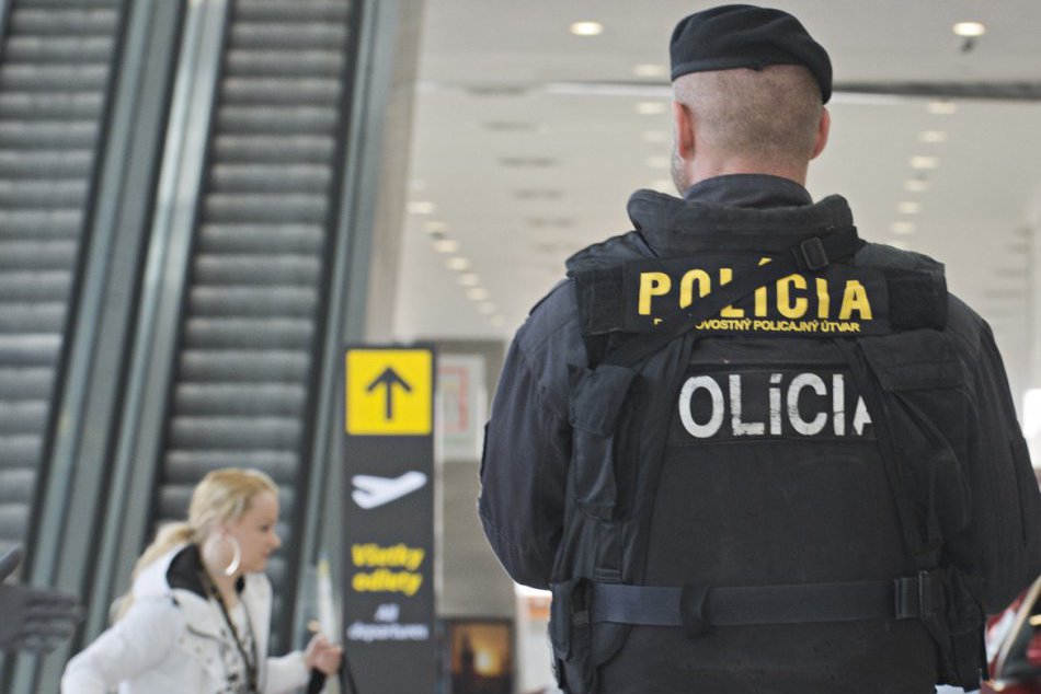 Ilustračný obrázok k článku Bratislavské letisko sprísnilo kontroly. Pribudli špeciálne detektory aj nové bezpečnostné opatrenia