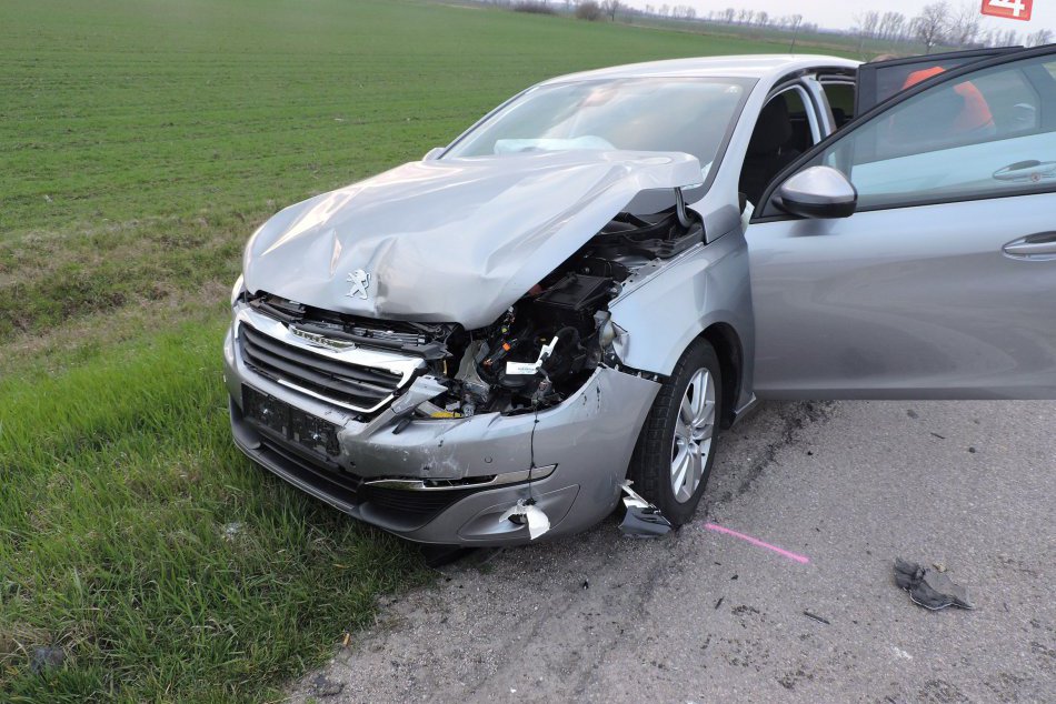 Ilustračný obrázok k článku Nehoda áut na Strážskej ceste. Došlo k zrážke dvoch škodoviek!