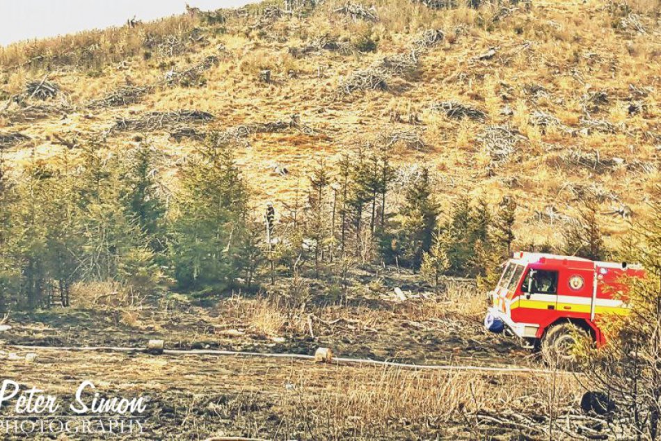 Ilustračný obrázok k článku Horehronský les v plameňoch: Zásah hasičov z troch okresov!