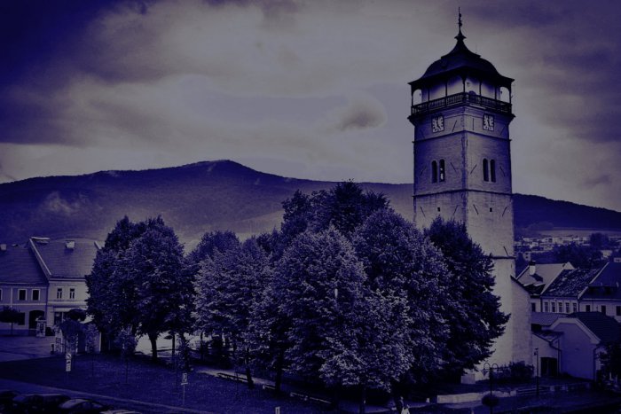 Ilustračný obrázok k článku Unikátny pohľad: Rožňavská veža bude svietiť v jednej farbe!