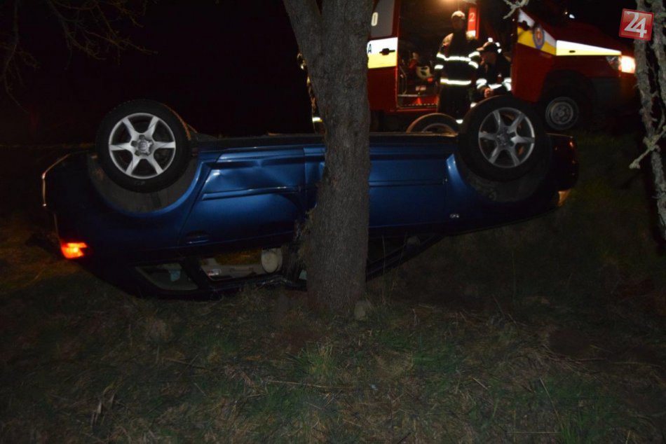 Ilustračný obrázok k článku Hrozivé okamihy na ceste medzi Bystricou a Vlkanovou: Auto skončilo v strome!