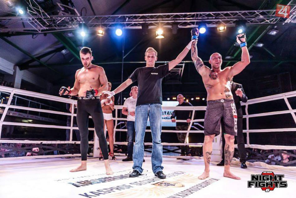 Ilustračný obrázok k článku Novozámocký bojovník MMA Roland Čambal: Zápas sa dá vyhrať hlavou a srdcom