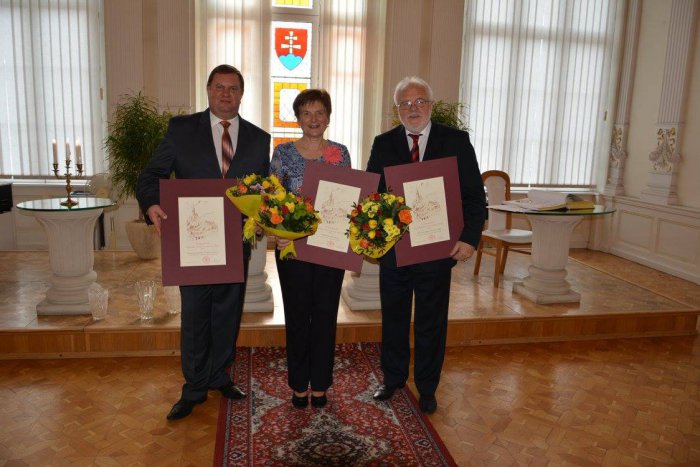 Ilustračný obrázok k článku Dostalo sa im veľkej pocty: Cenu mesta si v Spišskej prevzali dve osobnosti i gymnázium