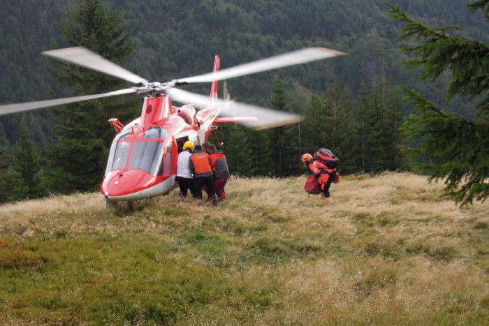 Ilustračný obrázok k článku Leteckí záchranári leteli na dva zásahy. V obidvoch prípadoch išlo o vážne poranenia hlavy