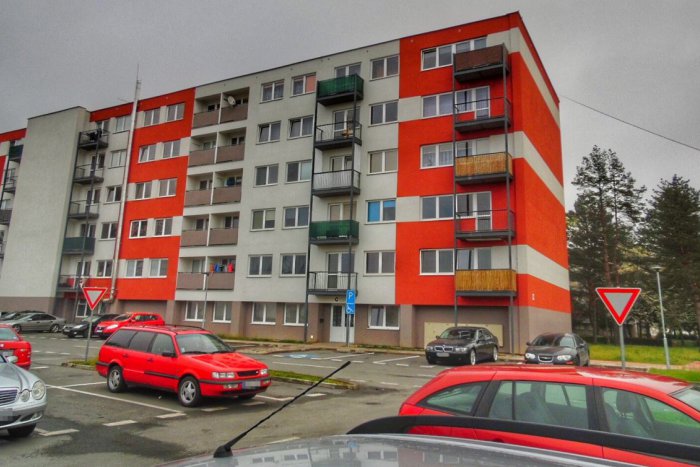 Ilustračný obrázok k článku Poslanci znížili nájomné v bytoch na Komenského ulici: Za koľko sa v nich bude bývať?