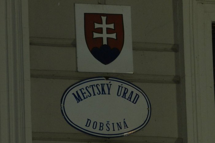 Ilustračný obrázok k článku Primátor Dobšinej o parcelizácii sídliska: Jeho návrh zatiaľ podporuje viac ako polovica obyvateľov Rozkvetu