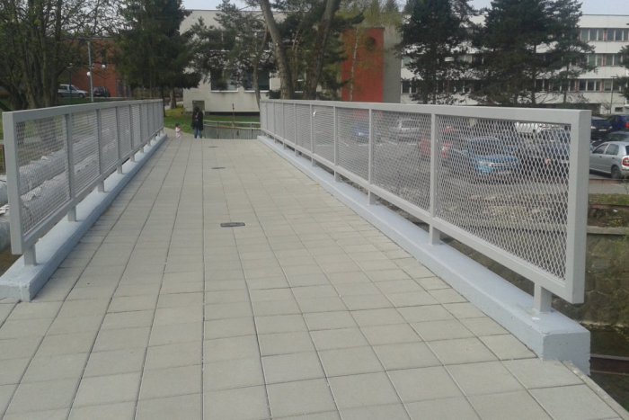 Ilustračný obrázok k článku Ďalšia zaujímavosť v Považskej Bystrici: Máme už aj most zaľúbených