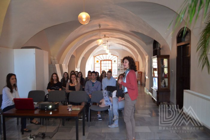 Ilustračný obrázok k článku Múzeum pripravilo nevšednú prehliadku: Študenti sa oboznámili aj s vyznamenaniami rodu Andrássyovcov