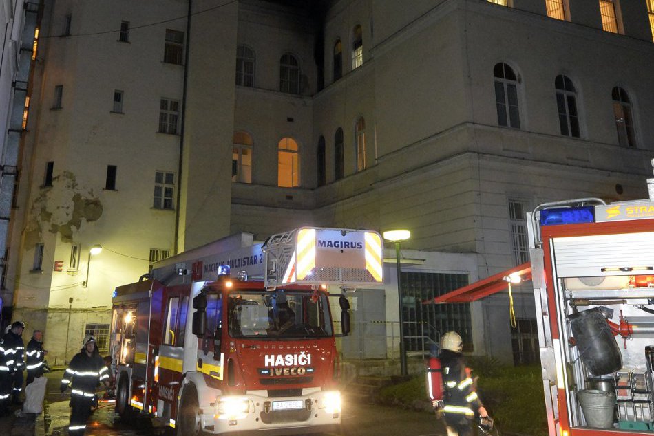 Ilustračný obrázok k článku Príčiny požiaru v bratislavskej nemocnici vyšetrujú, škody nie sú veľké