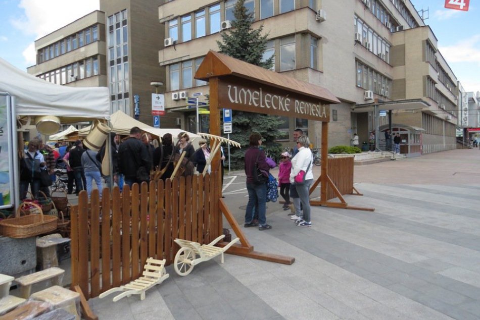 Ilustračný obrázok k článku Poznáme termín jarných trhov v Michalovciach: Príde aj Metalinda!