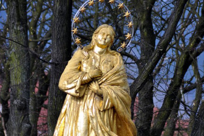 Ilustračný obrázok k článku Radnica opraví vzácny stĺp so sochou Panny Márie