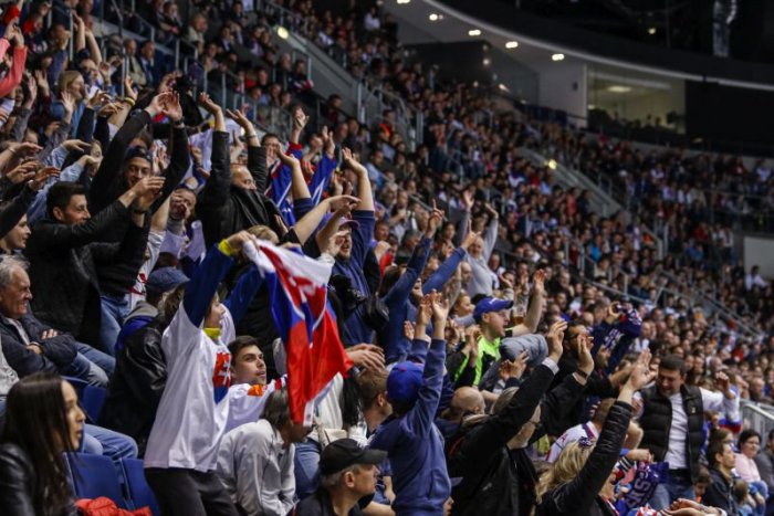 Ilustračný obrázok k článku Z KAŽDÉHO KÚTA: Humenčania ponúkajú hymnu, hokejový ošiaľ sa môže začať