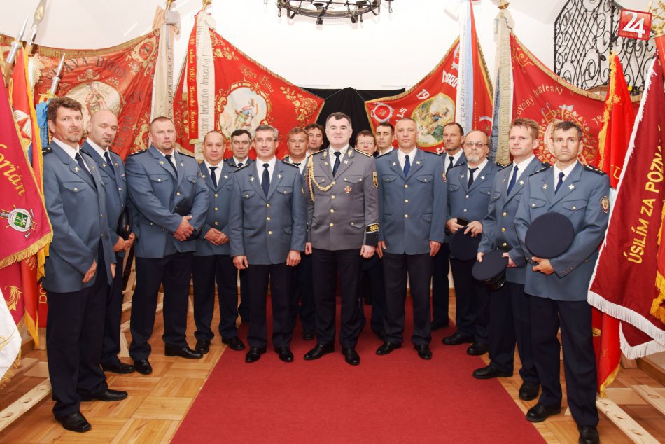 Ilustračný obrázok k článku FOTO: Hasiči preberali ocenenia od svojho najvyššieho šéfa. Medaily putovali aj do Lučenca!