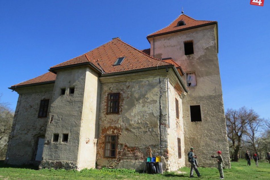 Ilustračný obrázok k článku Jánske ohne rozžiaria oblohu nad vtáčím rajom. Do Senného zavíta i známa herečka