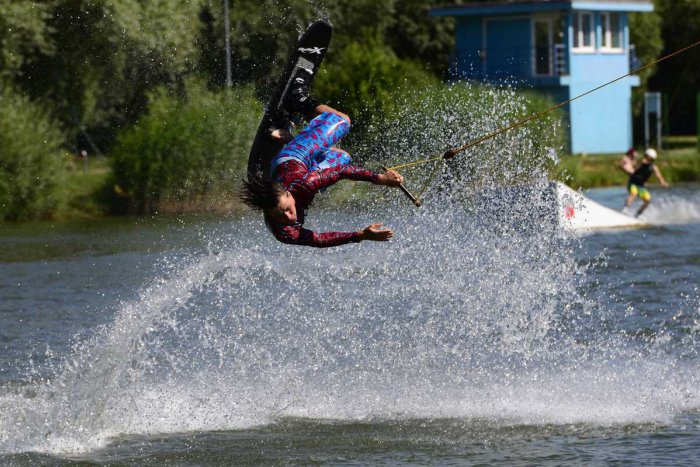 Ilustračný obrázok k článku Toto nezažijete hocikde: Vodné lyžovanie na košickom Jazere otvára sezónu!