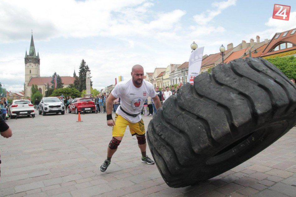 Ilustračný obrázok k článku Kto išiel okolo, musel na nich nechať oči: Siláci v Prešove prevracali 400 kg pneumatiku a nielen to