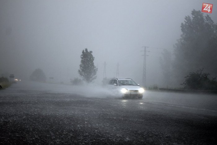 Ilustračný obrázok k článku Humenné má zasiahnuť naozaj nepríjemné počasie: Pozor na búrky, lejaky i krupobitie!