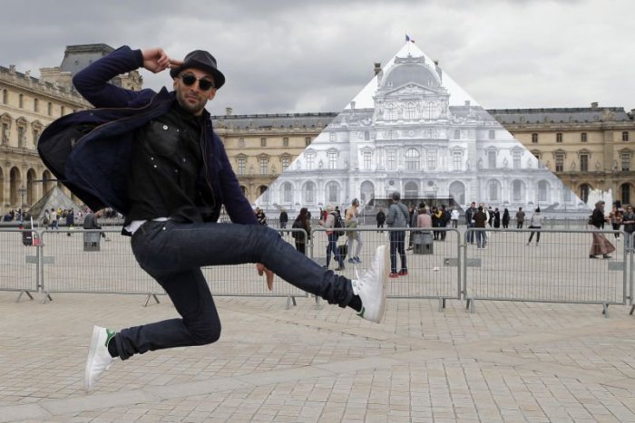 Ilustračný obrázok k článku FOTO: Chystáte sa na výlet do Paríža? Pyramídu v Louvri už "neuvidíte"!